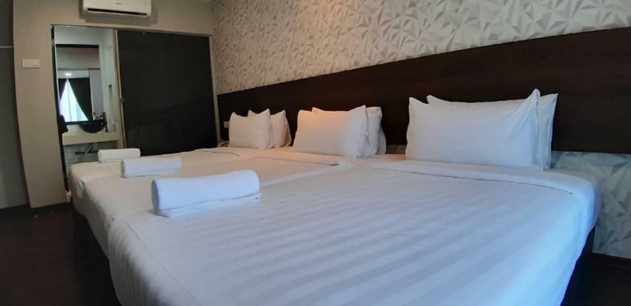 Miico Hotel @ Mount Austin Johor Bahru Kültér fotó